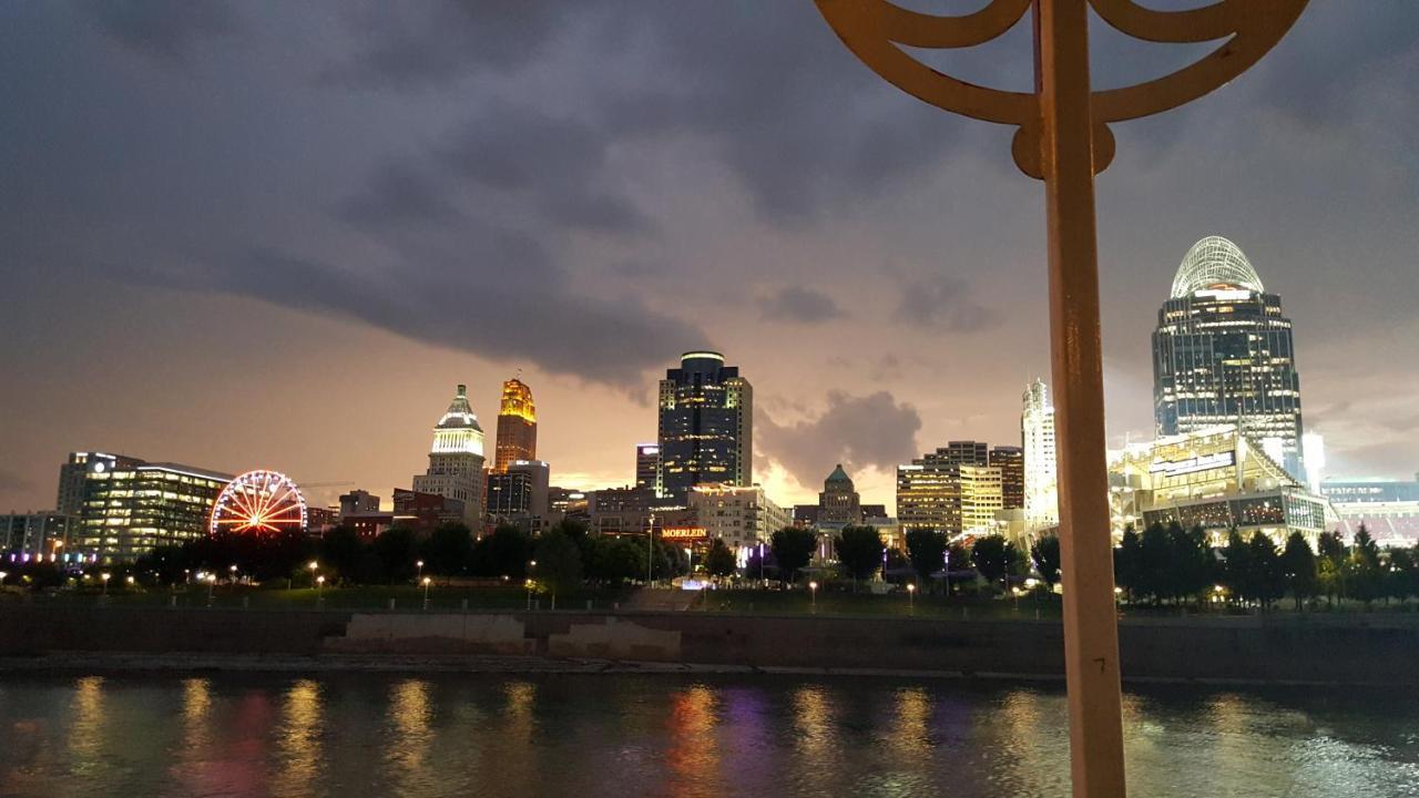 Holiday Inn Express & Suites Cincinnati Riverfront By Ihg Covington Eksteriør billede