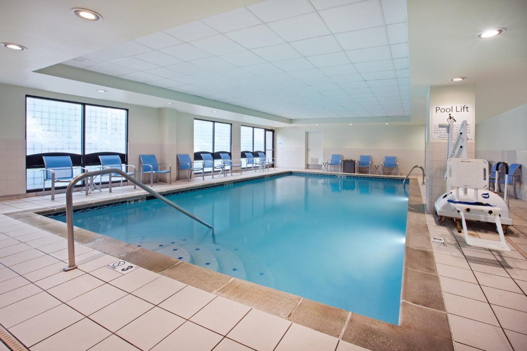 Holiday Inn Express & Suites Cincinnati Riverfront By Ihg Covington Eksteriør billede
