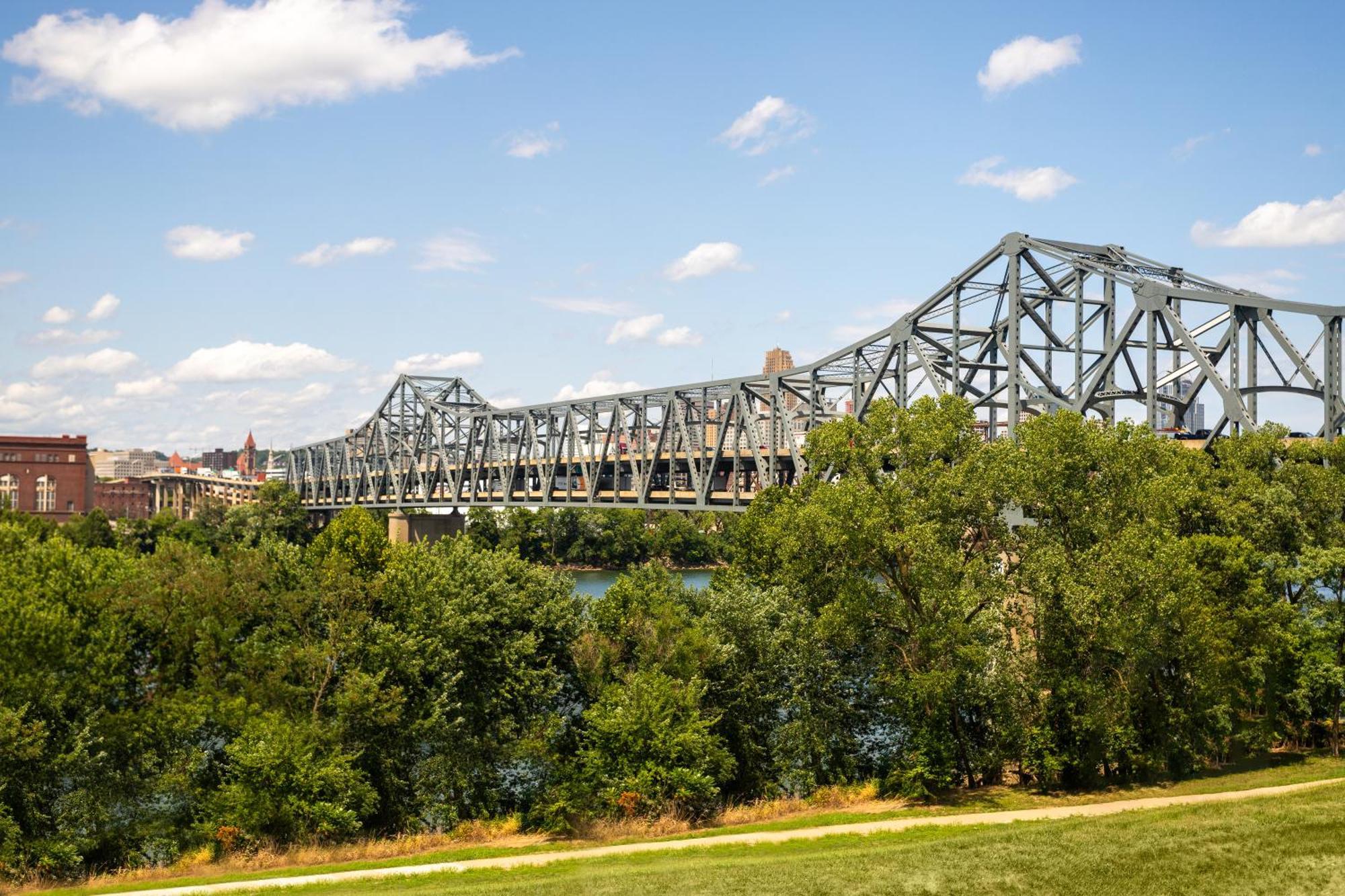 Holiday Inn Express & Suites Cincinnati Riverfront By Ihg Covington Eksteriør billede