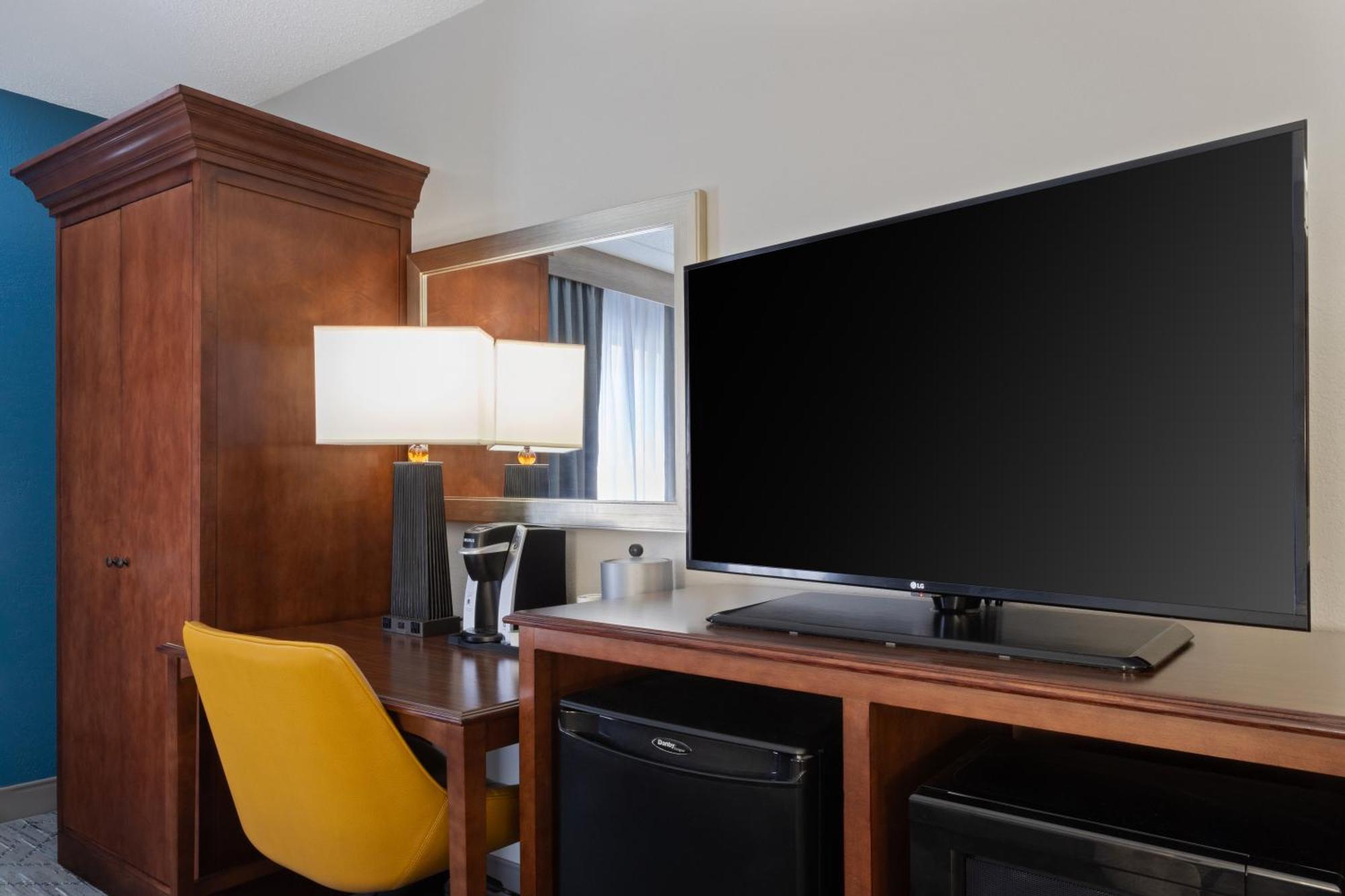 Holiday Inn Express & Suites Cincinnati Riverfront By Ihg Covington Eksteriør billede